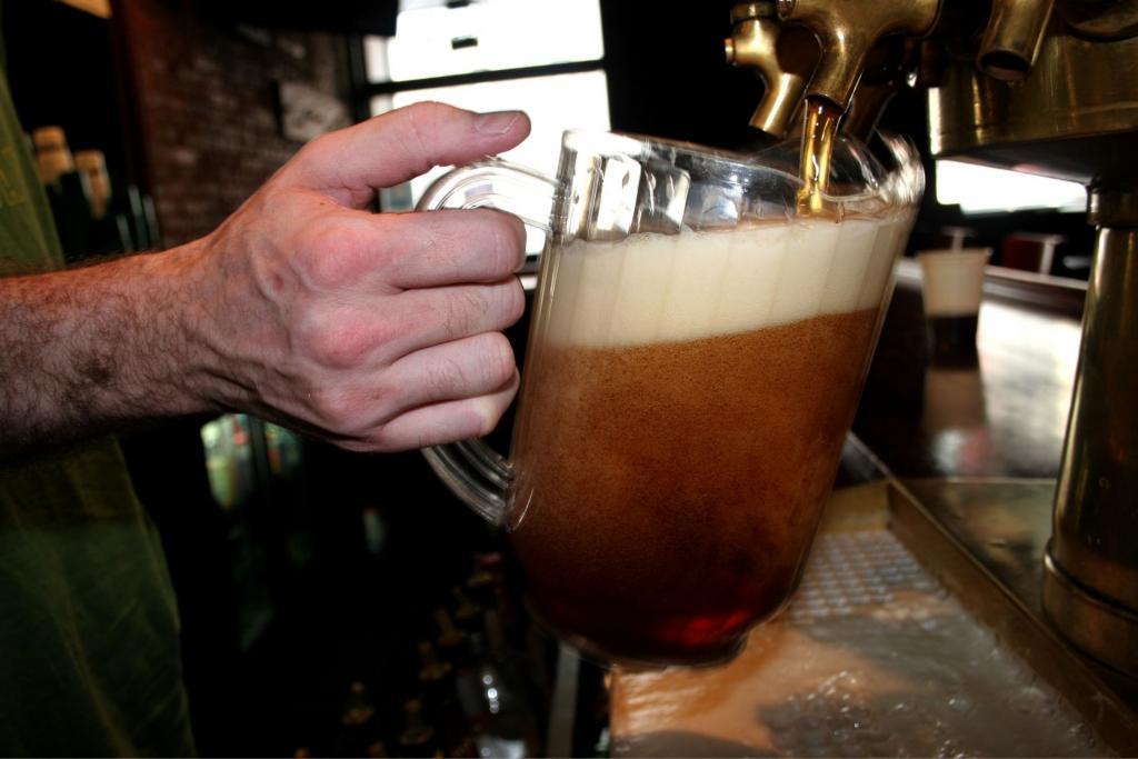 how-many-ounce-in-a-pitcher-of-beer-chesbrewco