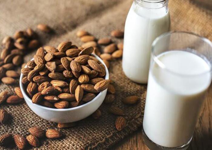 Is There Estrogen In Almond Milk (2)