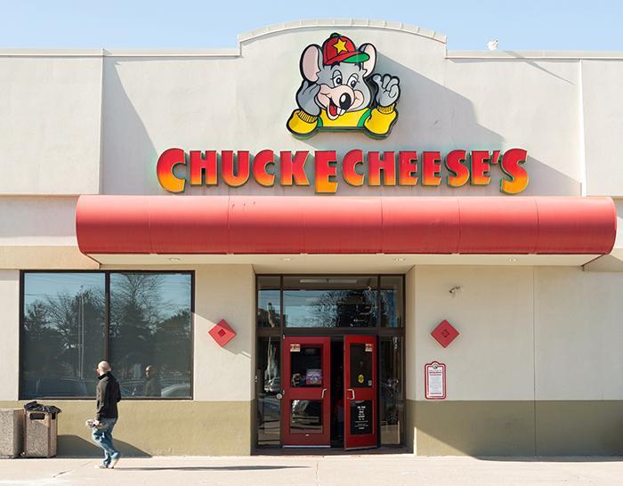 Does Chuck E Cheese Serve Alcohol 