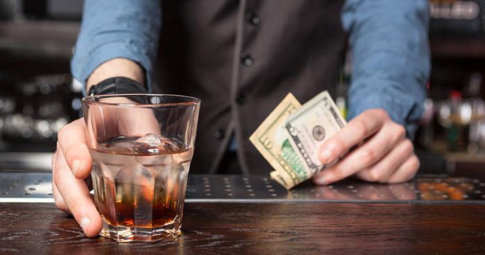How Much To Tip A Bartender (3)