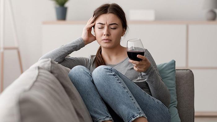 Pain Under Ears When Drinking Alcohol (1)