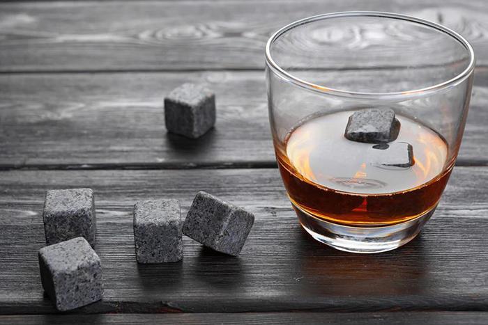 What Are Whiskey Stones (1)