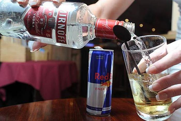 What Is A Redbull And Vodka Called (2)