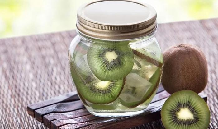 Is Kiwi Water Good For You (1)