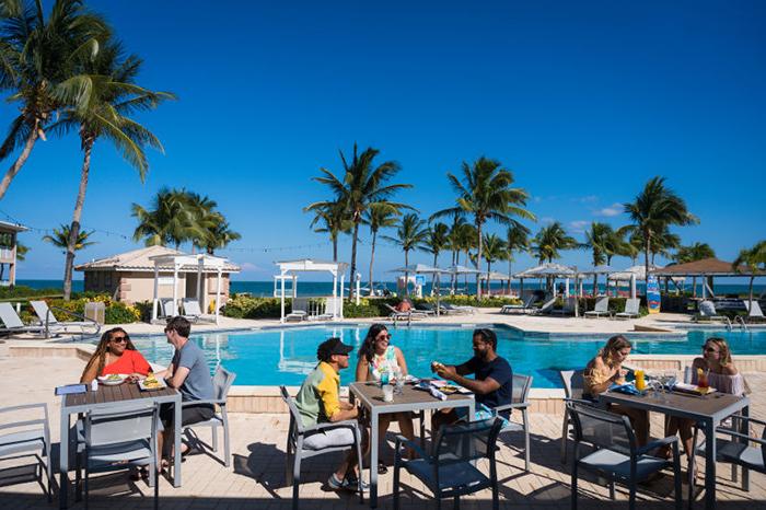 Best Beach Bars Grand Cayman (2)